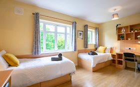 87 - 4 Bedroom Townhouse With Parking